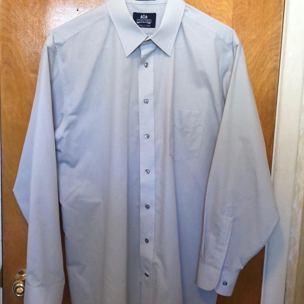 Men’s Stanford dress shirt. Size neck 17, 34/35.